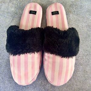 Victorias Secret Pink and Black Women's Slippers